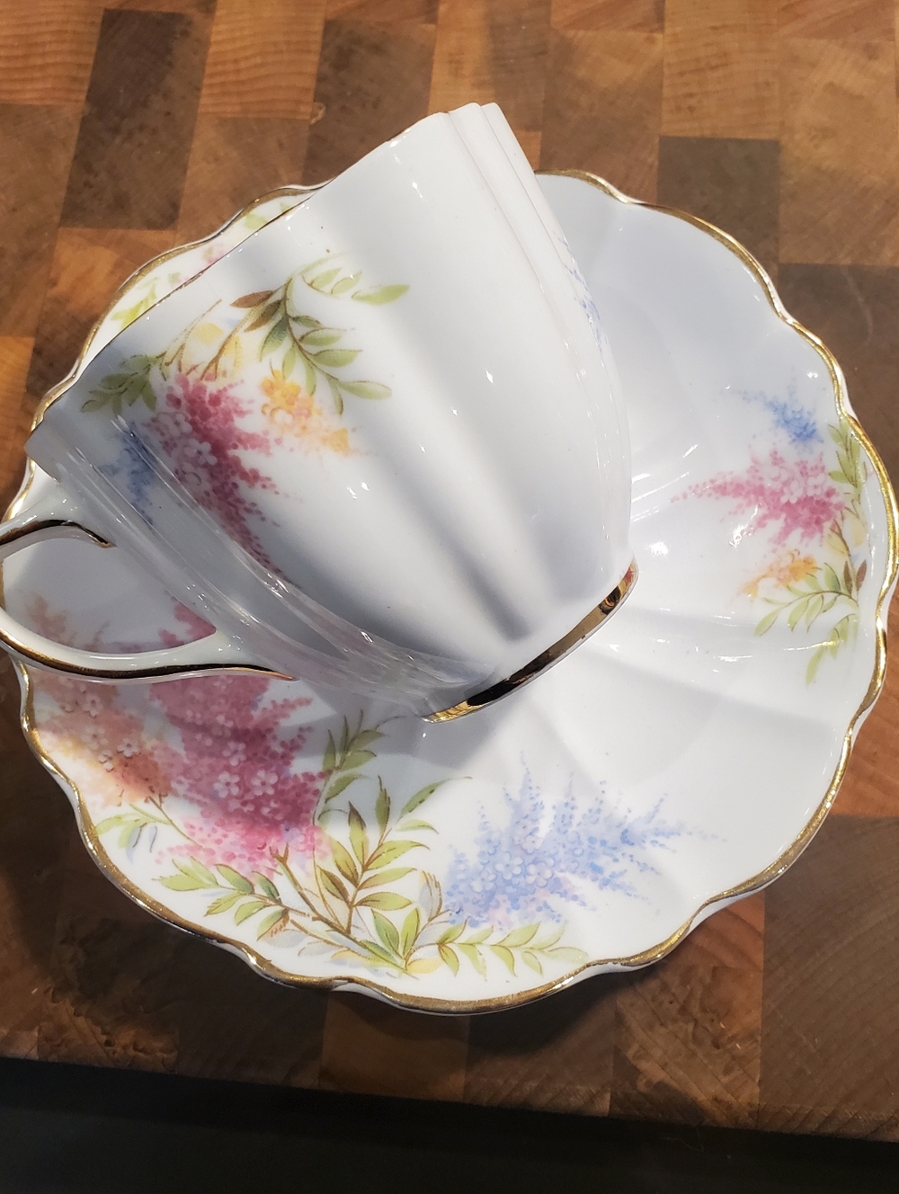 OLD ROYAL Bone China Teacup and saucer Pink Flowers bouquet yellow England